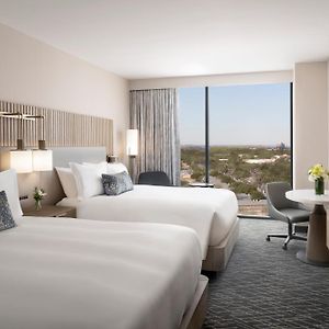 Grand 2 Queens Hearing Accessible
